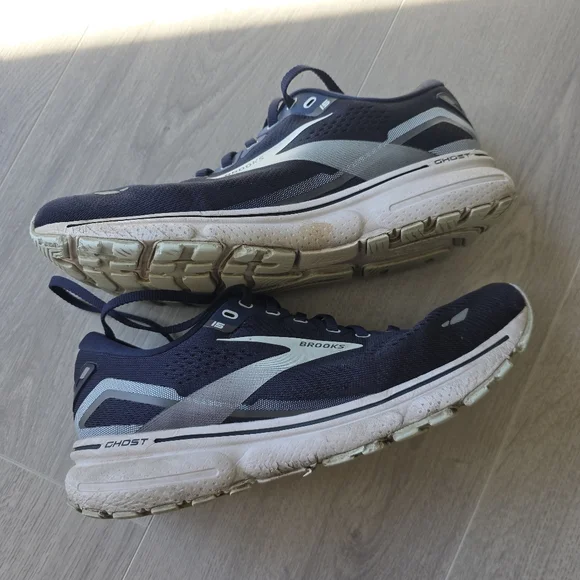 Brooks Navy Ghosts Running Shoes - Picture 3 of 9